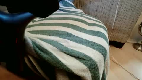 Snapshot of oldhotguy420 chatting on December 2025 09:20:01 PM oldhotguy420 online show from December 2025 09:20:01 PM