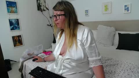 Olga Pavlova online show from June 2026 02:11:01 PM