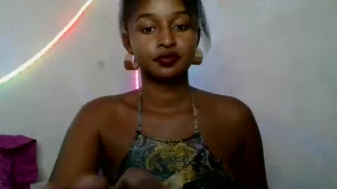 olinah610 online show from May 2026 11:16:01 AM
