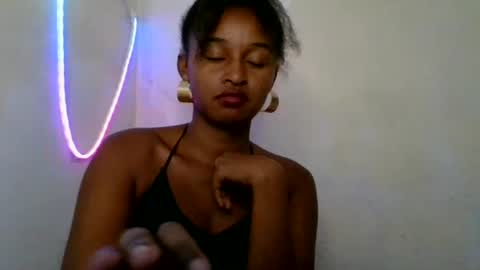 olinah610 online show from May 2026 12:13:02 PM