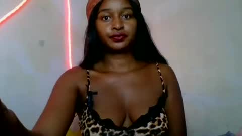 olinah610 online show from June 2026 12:55:02 PM