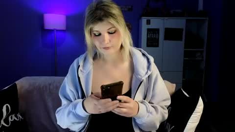 OliSunny Olivia online show from April 2026 05:03:01 PM