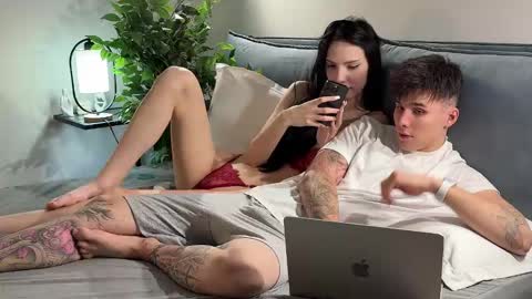 Olivia and Robie online show from September 2025 04:01:02 PM