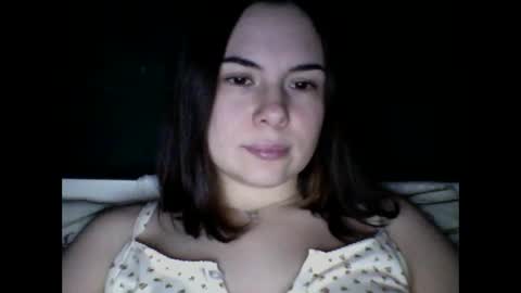 Snapshot of olivepeach chatting on November 2025 08:52:02 PM Oil online show from November 2025 08:52:02 PM