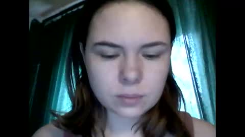 Snapshot of olivepeach chatting on April 2026 11:33:01 AM Oil online show from April 2026 11:33:01 AM
