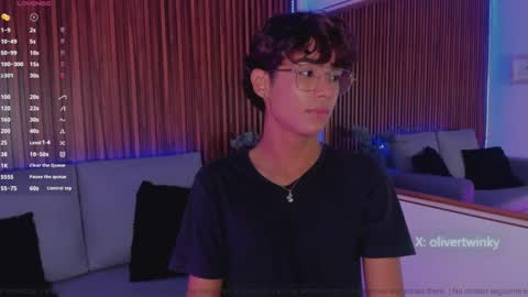 oliver20__ online show from April 2026 09:46:01 PM