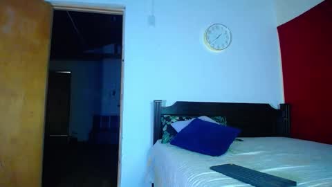 Oliver and MeganIndependent online show from September 2025 06:39:01 AM