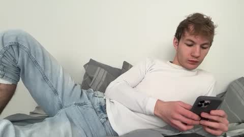 Snapshot of oliver_beck chatting on February 2025 06:10:02 PM Oliver Beck online show from February 2025 06:10:02 PM