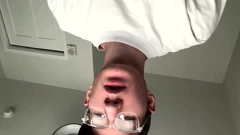 Snapshot of oliver_beck chatting on November 2025 07:13:01 PM Oliver Beck online show from November 2025 07:13:01 PM