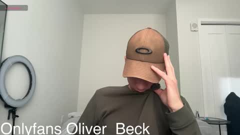 Snapshot of oliver_beck chatting on November 2025 08:08:02 PM Oliver Beck online show from November 2025 08:08:02 PM