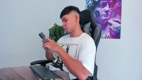 Snapshot of oliver_bray chatting on January 2025 07:11:01 PM Oliver bray online show from January 2025 07:11:01 PM