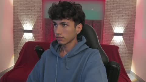 Oliver fast online show from December 2024 10:51:02 AM