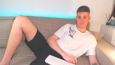 Oliver online show from January 2025 04:00:02 PM