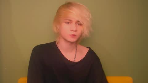 Snapshot of oliver_sweet_ chatting on December 2024 12:36:01 AM Oliver online show from December 2024 12:36:01 AM