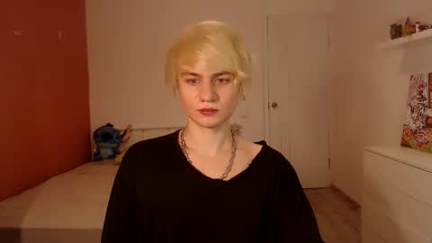 Snapshot of oliver_sweet_ chatting on September 2025 01:51:02 AM Oliver online show from September 2025 01:51:02 AM