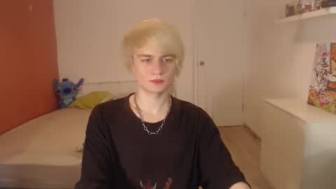 Snapshot of oliver_sweet_ chatting on October 2025 01:59:01 AM Oliver online show from October 2025 01:59:01 AM