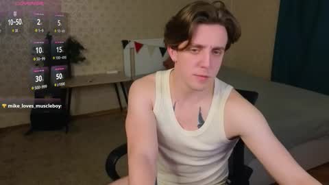 Snapshot of oliver_travis chatting on November 2025 01:15:02 AM Oliver Evans online show from November 2025 01:15:02 AM