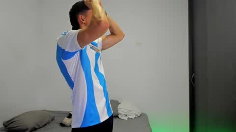 Oliver bennet online show from February 2025 01:41:01 AM