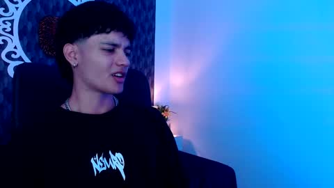Snapshot of olivermorgan69 chatting on February 2025 12:43:01 AM Oliver online show from February 2025 12:43:01 AM