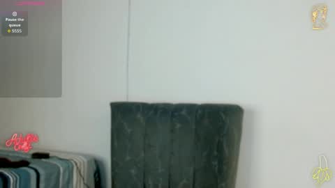 oliver saint online show from April 2026 11:40:02 PM