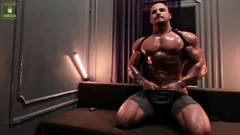 Snapshot of oliversport chatting on December 2024 03:44:01 PM OliverSport online show from December 2024 03:44:01 PM