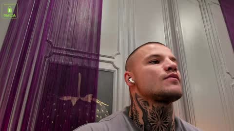 Snapshot of oliversport chatting on December 2024 10:37:02 AM OliverSport online show from December 2024 10:37:02 AM