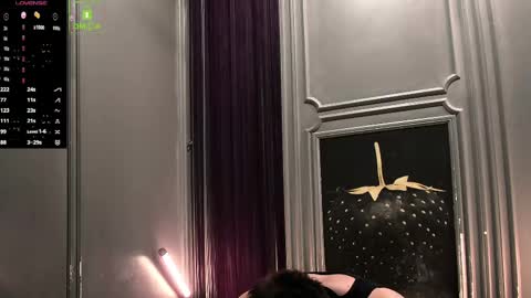 Snapshot of oliversport chatting on April 2026 05:01:02 AM OliverSport online show from April 2026 05:01:02 AM