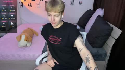 Snapshot of olivertasty chatting on September 2025 04:01:01 AM oliver online show from September 2025 04:01:01 AM