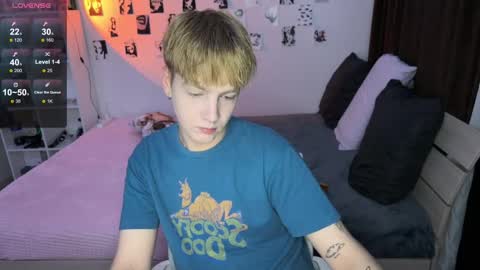 Snapshot of olivertasty chatting on September 2025 12:43:01 AM oliver online show from September 2025 12:43:01 AM