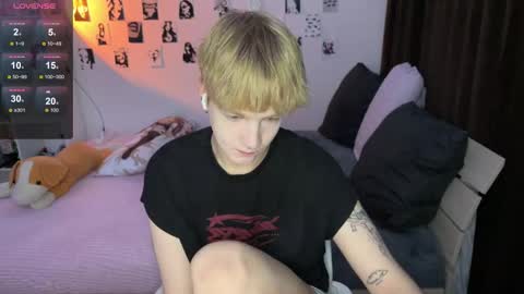 Snapshot of olivertasty chatting on September 2025 03:30:02 AM oliver online show from September 2025 03:30:02 AM