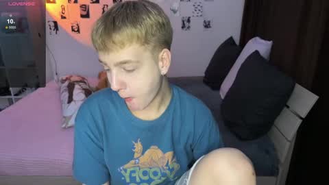 Snapshot of olivertasty chatting on September 2025 06:03:01 AM oliver online show from September 2025 06:03:01 AM