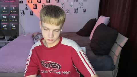 Snapshot of olivertasty chatting on September 2025 09:23:02 AM oliver online show from September 2025 09:23:02 AM