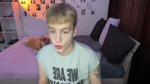 Snapshot of olivertasty chatting on September 2025 09:46:02 AM oliver online show from September 2025 09:46:02 AM