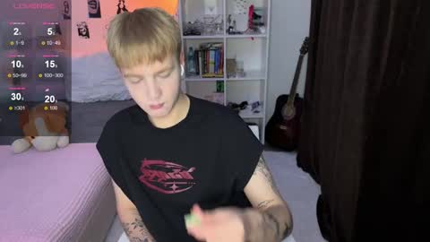 Snapshot of olivertasty chatting on October 2025 04:48:02 PM oliver online show from October 2025 04:48:02 PM