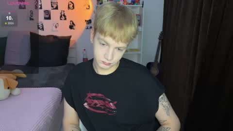 Snapshot of olivertasty chatting on October 2025 02:07:02 PM oliver online show from October 2025 02:07:02 PM