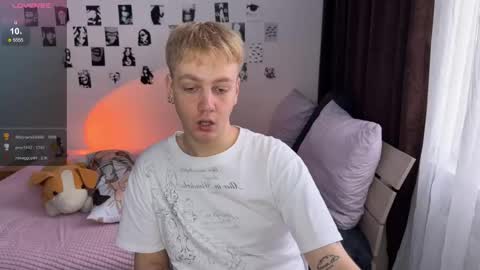 Snapshot of olivertasty chatting on October 2025 06:48:01 AM oliver online show from October 2025 06:48:01 AM