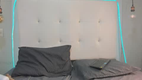  olivia  online show from December 2025 07:41:01 PM