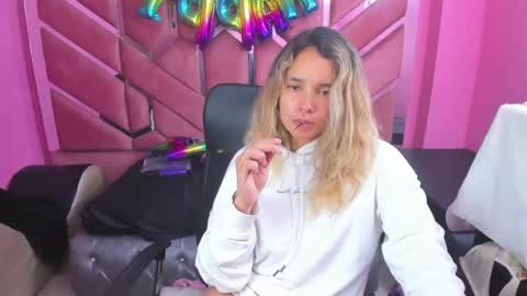  OLIVIA  online show from February 2025 06:35:01 AM