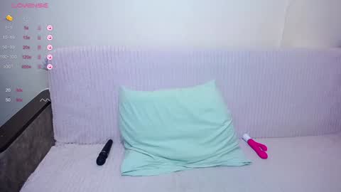 olivia_graceee online show from December 2024 07:10:01 AM