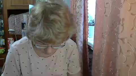 Snapshot of olivia_mia25 chatting on April 2026 06:14:01 AM Olivia Mia online show from April 2026 06:14:01 AM