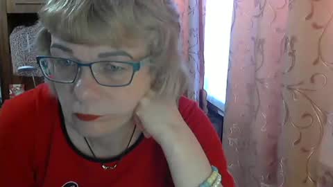 Snapshot of olivia_mia25 chatting on April 2026 07:03:01 AM Olivia Mia online show from April 2026 07:03:01 AM