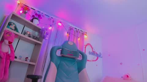 olivia_pretty_ online show from February 2025 01:15:01 AM