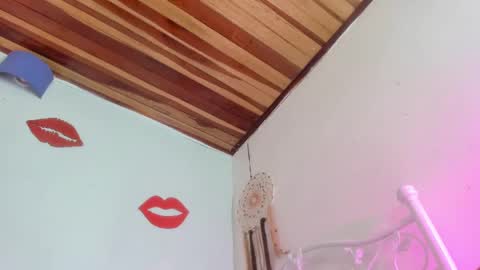 olivia_pretty_ online show from February 2025 01:30:02 AM