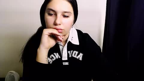 Snapshot of olivia_red_ chatting on October 2025 04:02:01 AM Olivia online show from October 2025 04:02:01 AM