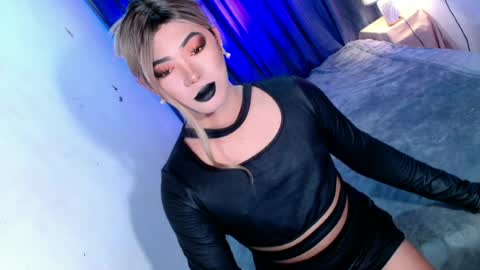 Miss OLIVIA online show from July 2026 02:13:02 AM