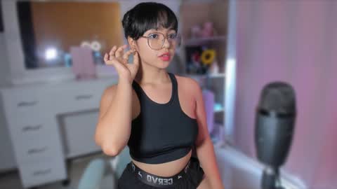 Snapshot of olivia_xd_ chatting on February 2025 04:44:01 PM Olivia online show from February 2025 04:44:01 PM