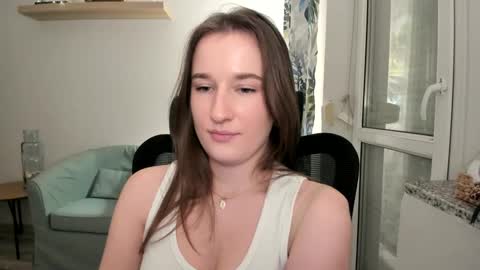 Snapshot of oliviaaa2003 chatting on January 2025 07:53:01 PM Oliwiaa2004 online show from January 2025 07:53:01 PM