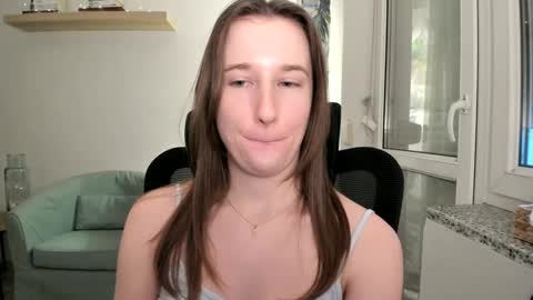 Snapshot of oliviaaa2003 chatting on January 2025 01:41:01 PM Oliwiaa2004 online show from January 2025 01:41:01 PM