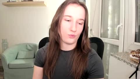 Snapshot of oliviaaa2003 chatting on February 2025 06:26:02 PM Oliwiaa2004 online show from February 2025 06:26:02 PM