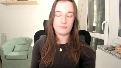 Snapshot of oliviaaa2003 chatting on February 2025 05:26:01 PM Oliwiaa2004 online show from February 2025 05:26:01 PM